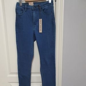 Levi's High Rise Skinny Jeans. Size 26.